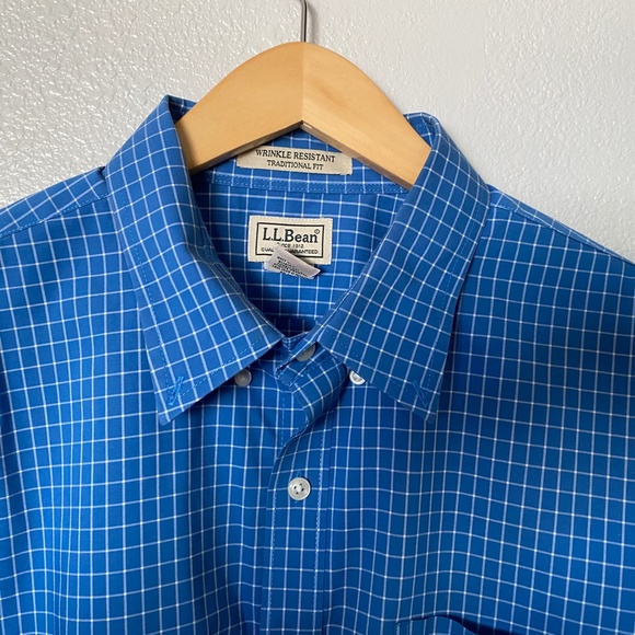 L.L. Bean Men's Short Sleeve Button Shirt - Picture 3 of 8